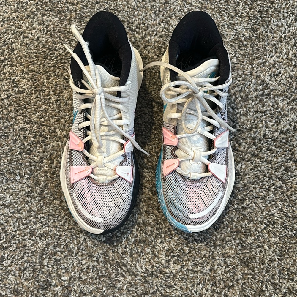 Nike Kyrie 7 Pale Ivory.